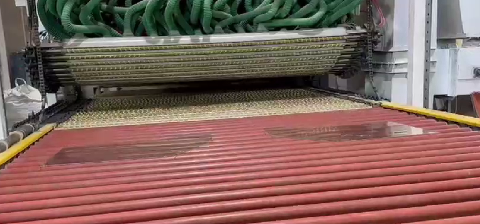 上海REFINEGLASS玻璃钢化炉于约旦顺利投产 助力当地汽车玻璃深加工产业发展